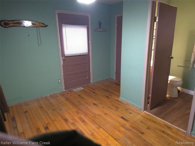 2410 Flushing Road, Flint, MI 48504