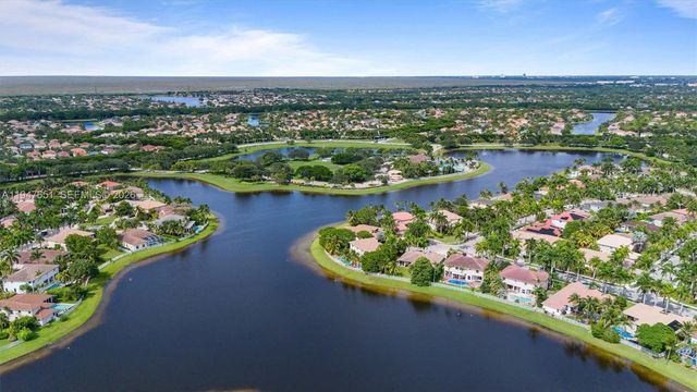 926 Marina Dr 926, Weston, FL 33327