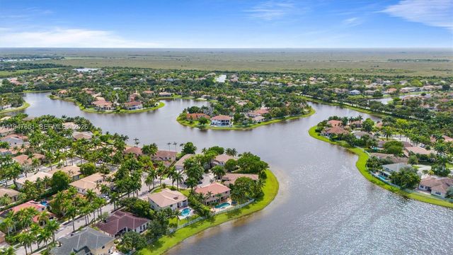 926 Marina Dr 926, Weston, FL 33327