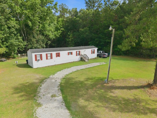 1154 Edgewater Road, Pineville, SC 29468
