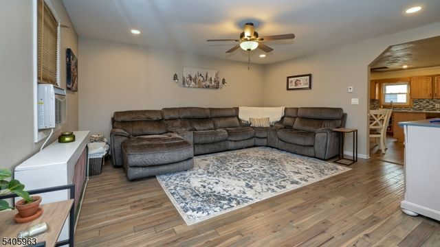 9 Scalza Ln, Lincoln Park Boro, NJ 07035