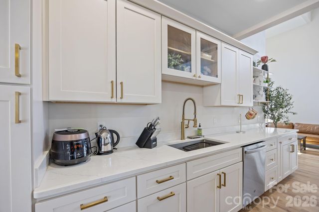 215 Ridgeway Road, Candler, NC 28715