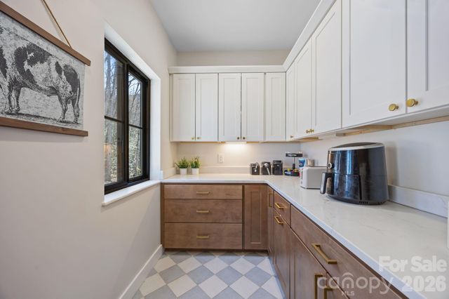 215 Ridgeway Road, Candler, NC 28715