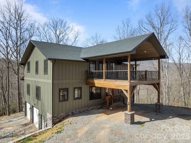 215 Ridgeway Road, Candler, NC 28715