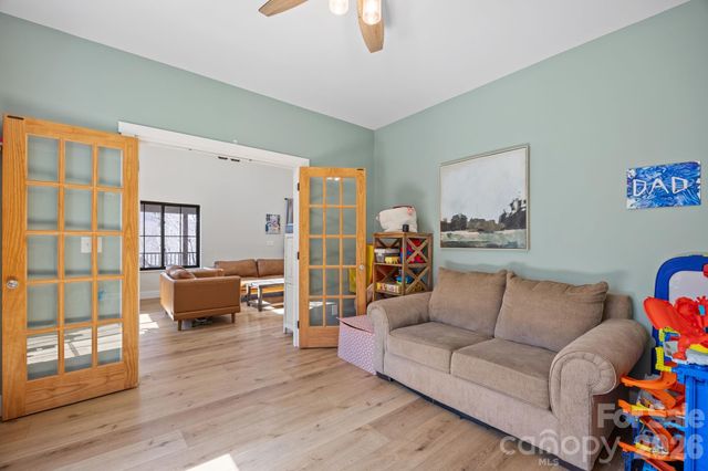 215 Ridgeway Road, Candler, NC 28715