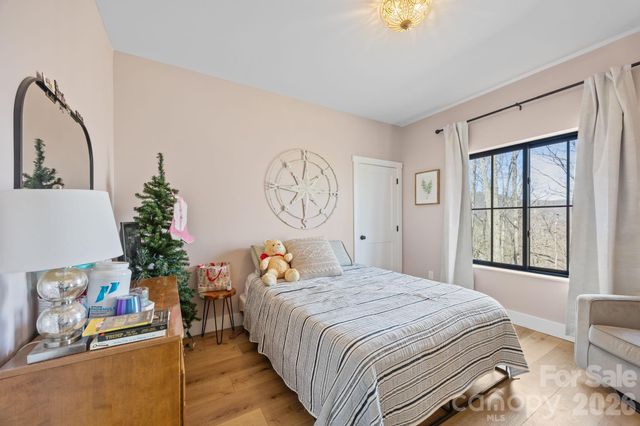 215 Ridgeway Road, Candler, NC 28715