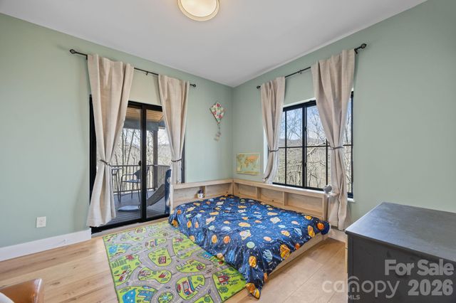 215 Ridgeway Road, Candler, NC 28715