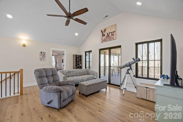 215 Ridgeway Road, Candler, NC 28715