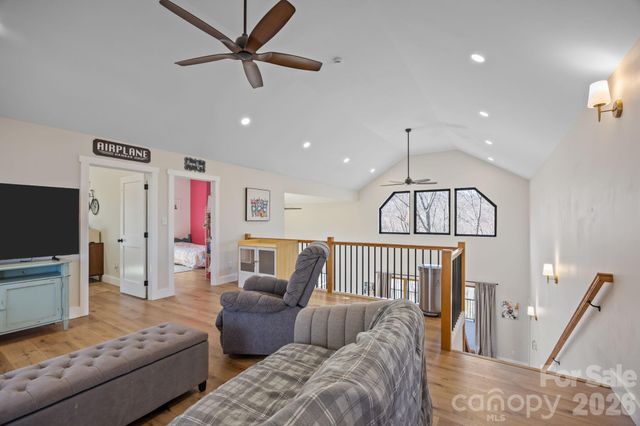 215 Ridgeway Road, Candler, NC 28715