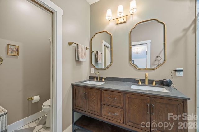 215 Ridgeway Road, Candler, NC 28715