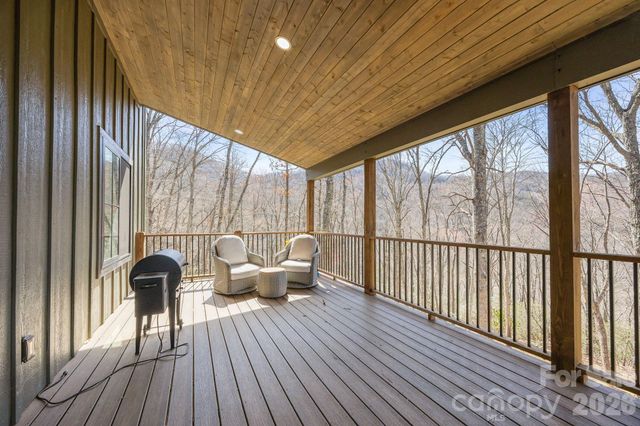 215 Ridgeway Road, Candler, NC 28715