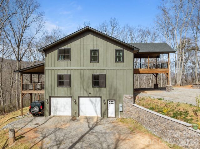215 Ridgeway Road, Candler, NC 28715