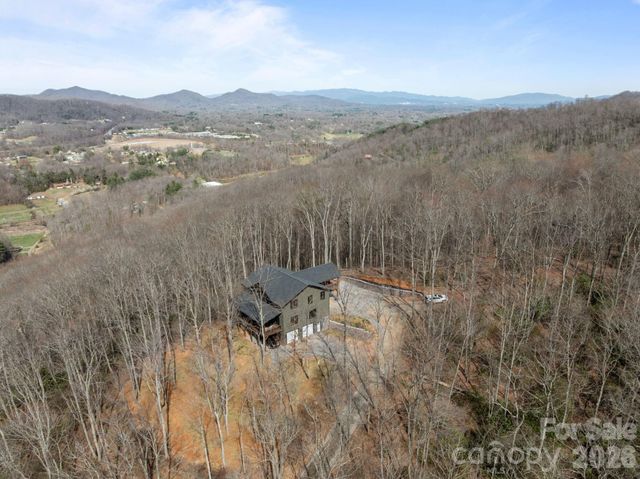215 Ridgeway Road, Candler, NC 28715