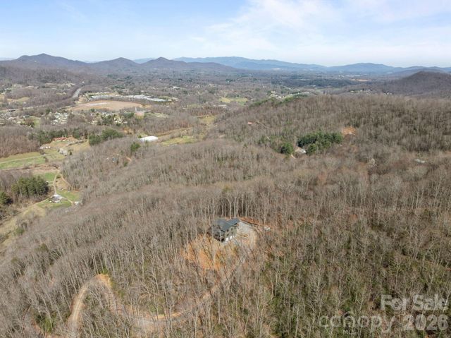 215 Ridgeway Road, Candler, NC 28715