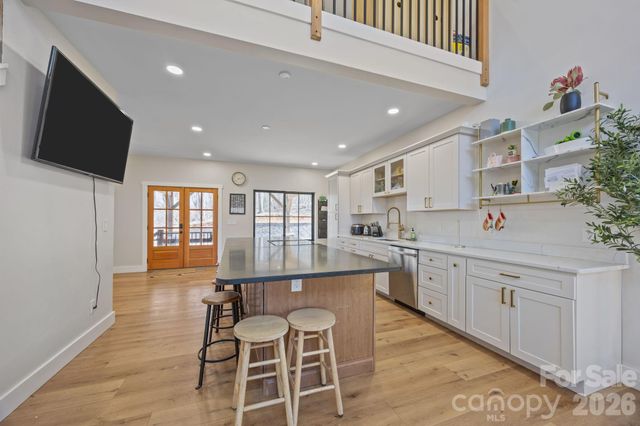 215 Ridgeway Road, Candler, NC 28715