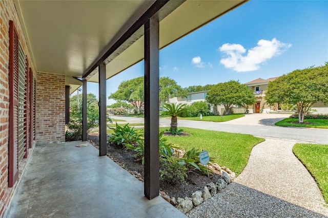 7721 Beluche Drive, Galveston, TX 77551