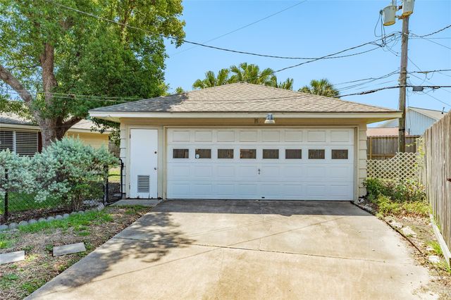 7721 Beluche Drive, Galveston, TX 77551