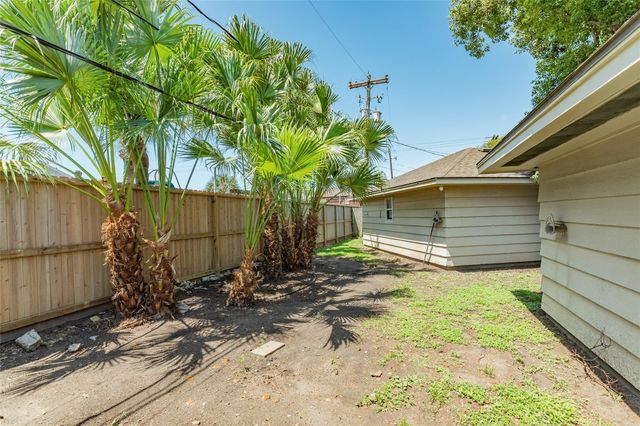 7721 Beluche Drive, Galveston, TX 77551