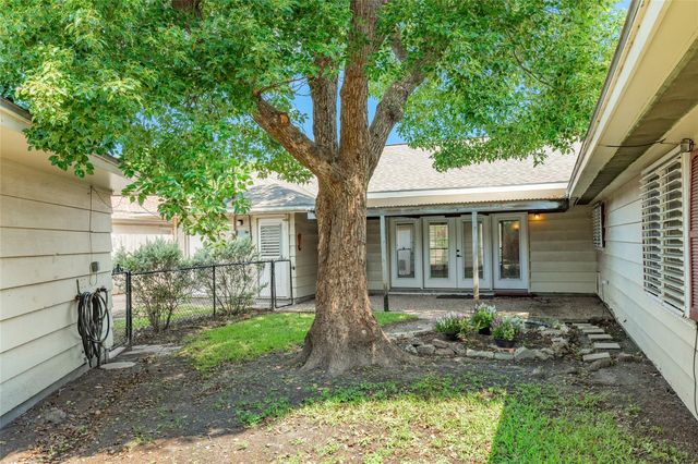 7721 Beluche Drive, Galveston, TX 77551