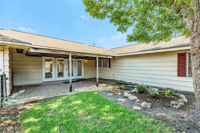 7721 Beluche Drive, Galveston, TX 77551
