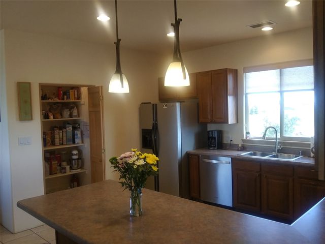 136 Calle Galisteo, Santa Fe, NM 87508