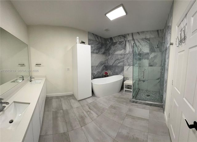 5790 Coach House Cir E, Boca Raton, FL 33486