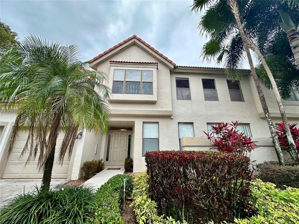 5790 Coach House Cir E, Boca Raton, FL 33486