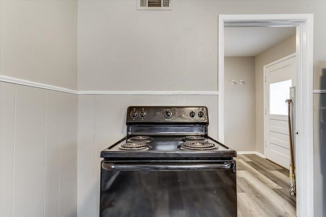 4551 S Walnut Ave, Wichita, KS 67217