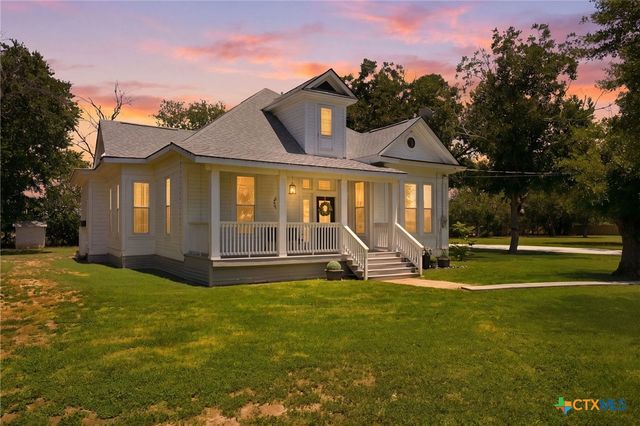 1500 Fleming Drive, Seguin, TX 78155
