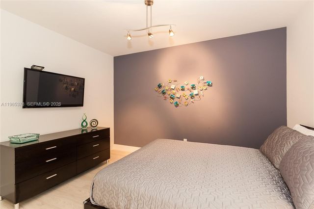 1830 S OCEAN DR. 3711, Hallandale Beach, FL 33009