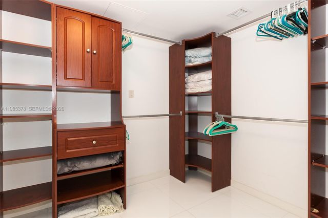 1830 S OCEAN DR. 3711, Hallandale Beach, FL 33009