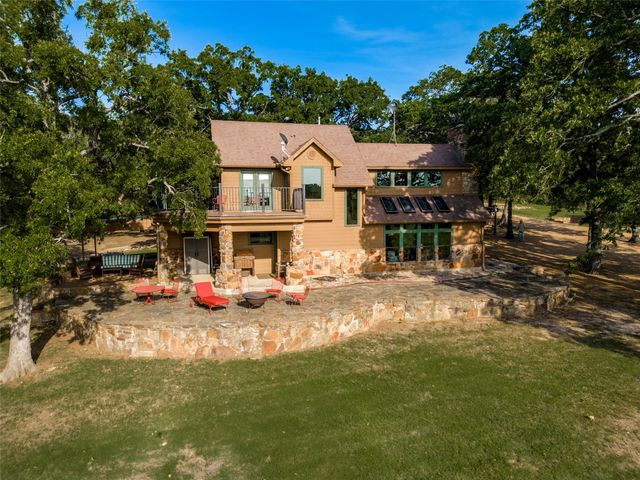 1955 County Road 2980, Windom, TX 75492