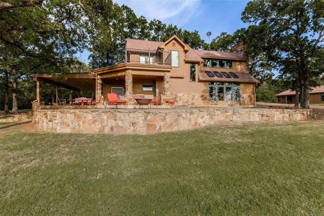 1955 County Road 2980, Windom, TX 75492