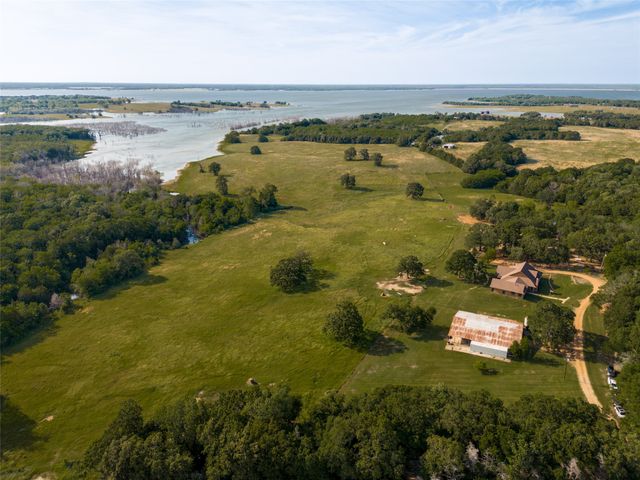 1955 County Road 2980, Windom, TX 75492