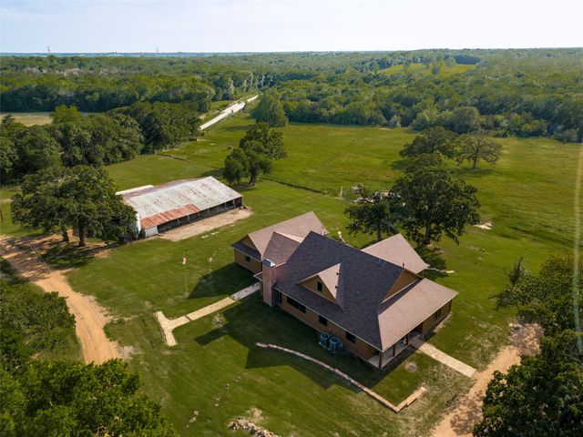 1955 County Road 2980, Windom, TX 75492