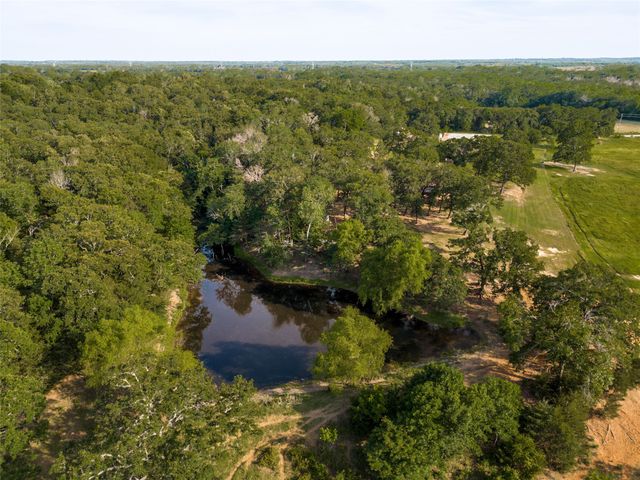 1955 County Road 2980, Windom, TX 75492