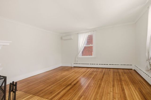 8 Champlin Street, Newport, RI 02840