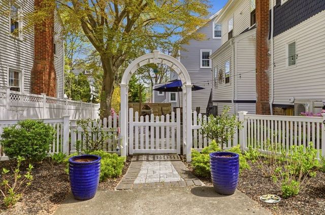 8 Champlin Street, Newport, RI 02840