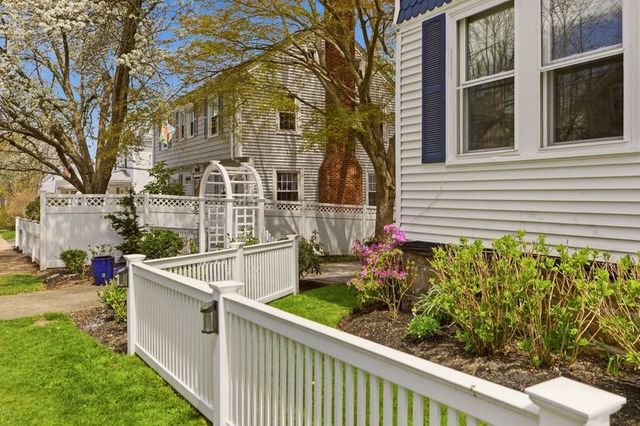8 Champlin Street, Newport, RI 02840