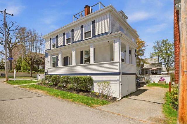 8 Champlin Street, Newport, RI 02840