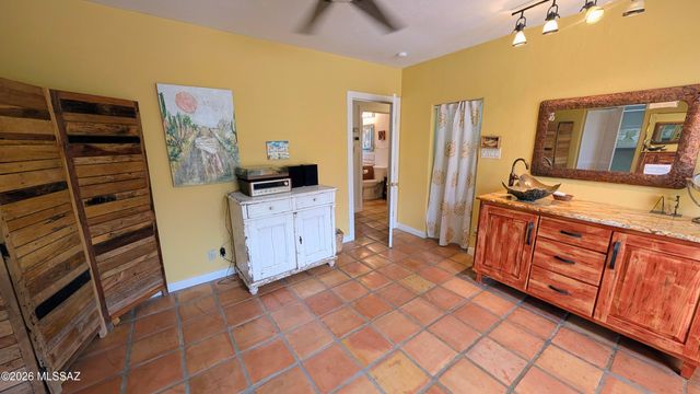 4001 E Rollins Road, Tucson, AZ 85739