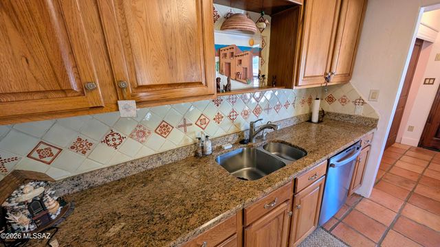 4001 E Rollins Road, Tucson, AZ 85739