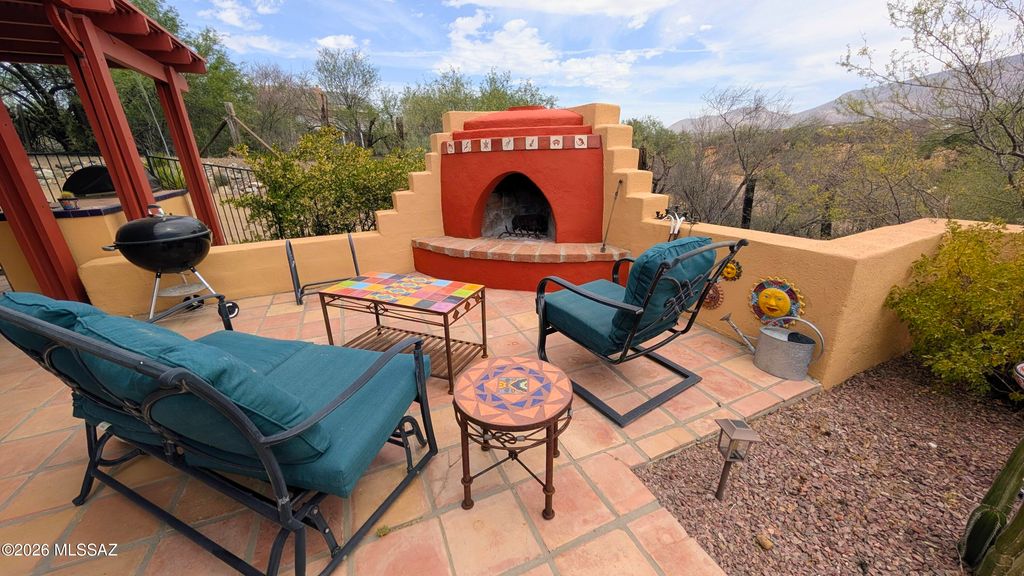 4001 E Rollins Road, Tucson, AZ 85739