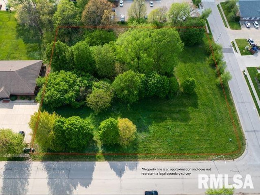 3131 S MEADOWBROOK Road, Springfield, IL 62711