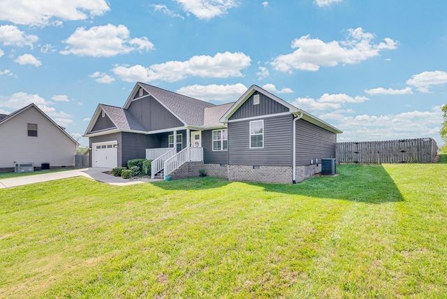 610 N McBroom Chapel Rd, Cookeville, TN 38501