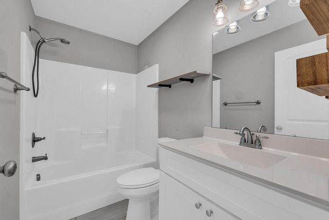 610 N McBroom Chapel Rd, Cookeville, TN 38501