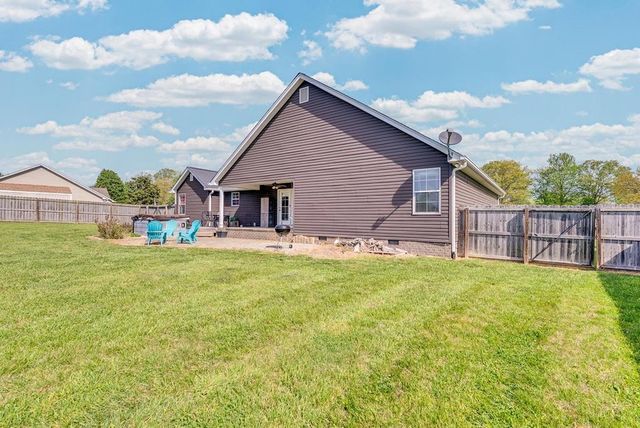 610 N McBroom Chapel Rd, Cookeville, TN 38501