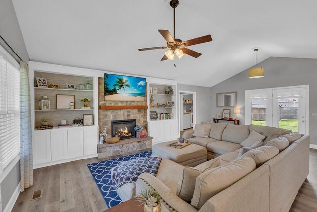610 N McBroom Chapel Rd, Cookeville, TN 38501
