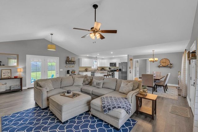 610 N McBroom Chapel Rd, Cookeville, TN 38501