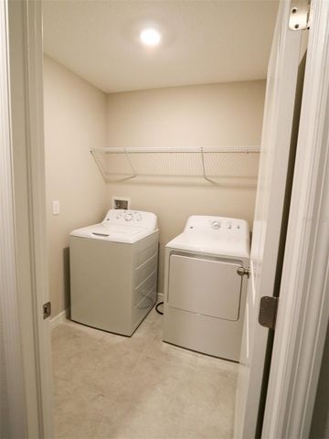 3715 DAISY BLOOM PLACE, Tampa, FL 33619